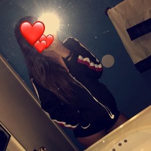 Meet your Posher, Phoebe